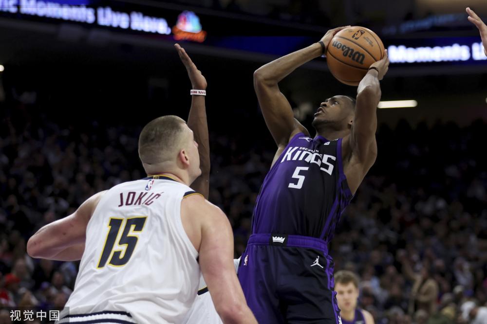 与对手发生 与对手发生