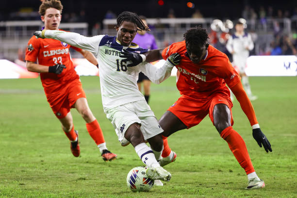 阿圭罗并不 阿圭罗并不